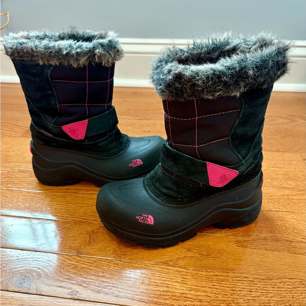 Girls North Face Black Snow Boots with Pink Highlights Kids Size 1